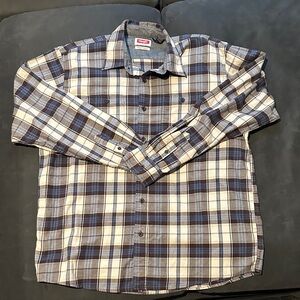 Wrangler Men's Plaid Shirt - Navy, Beige, and White